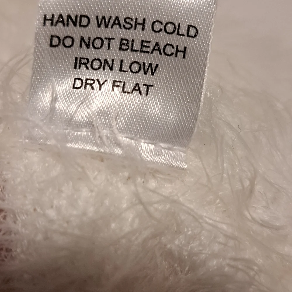 2 Sweaters - Picture 7 of 8